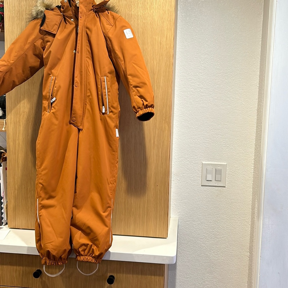 Kids snowsuit age 6 Reima brand worn twice big fitting